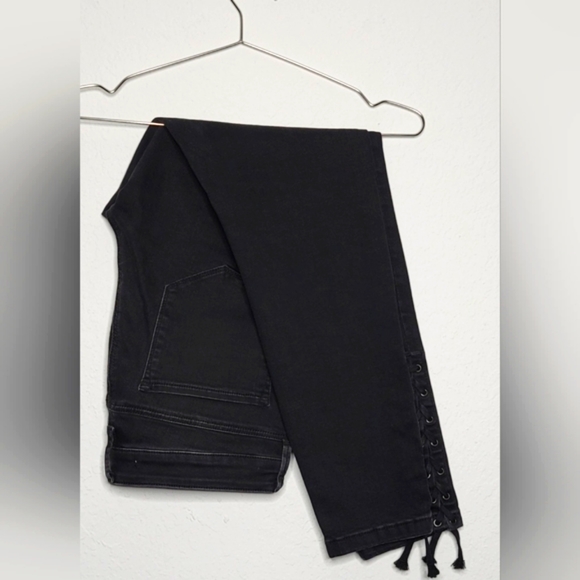 Mavi Black denim "Alexa" mid-rise skinny jeans.  Size 30 - Picture 3 of 12